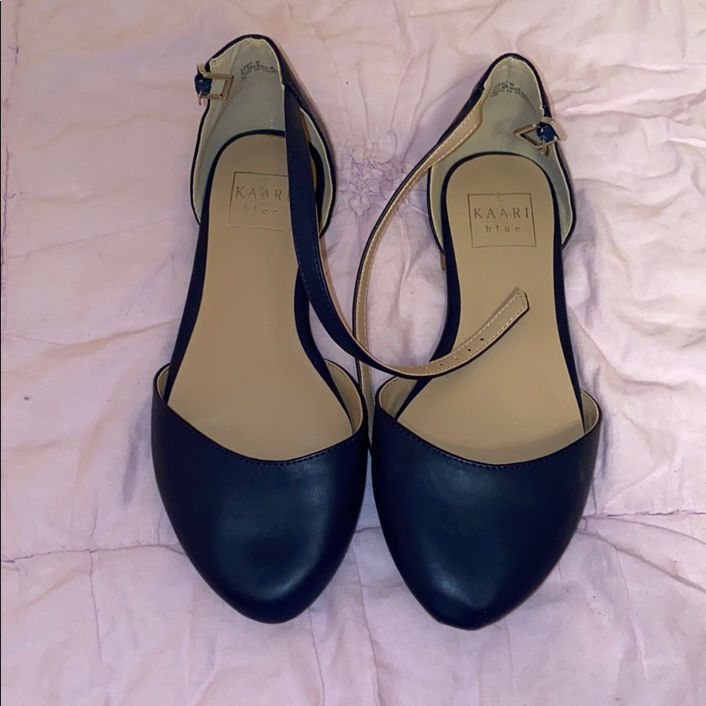 Navy blue flats!